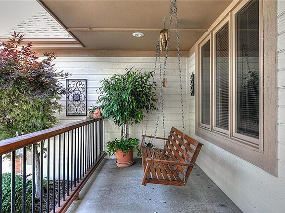 2nd image of 3119 Cochise Ave
