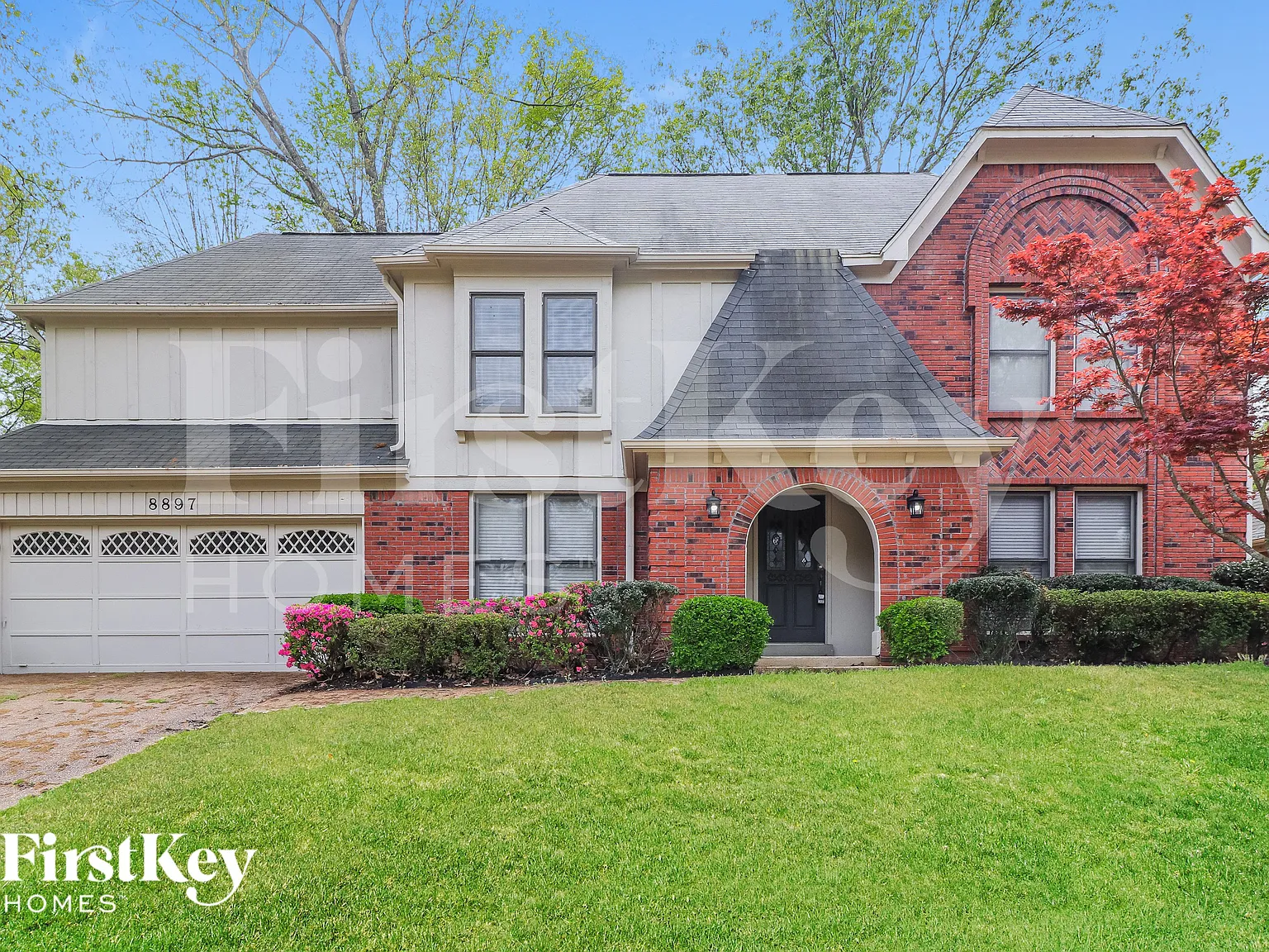 4 bed, 2.5 bath, 2552 sqft, $2,135 — Photo 1
