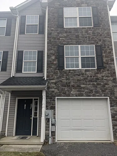225 Crown Ct Photo 1