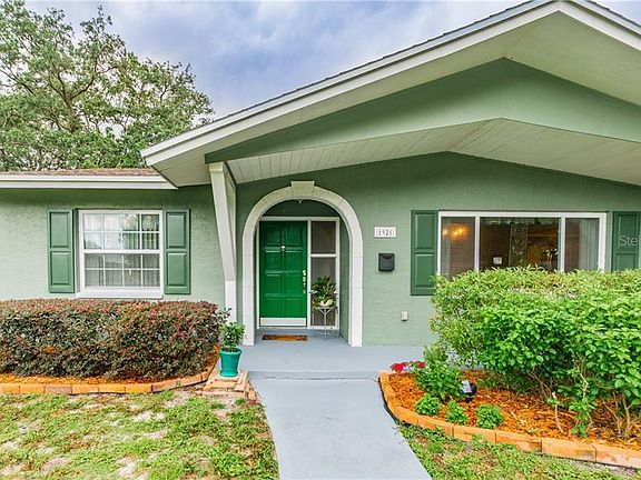 3rd image of 1921 Collier Dr