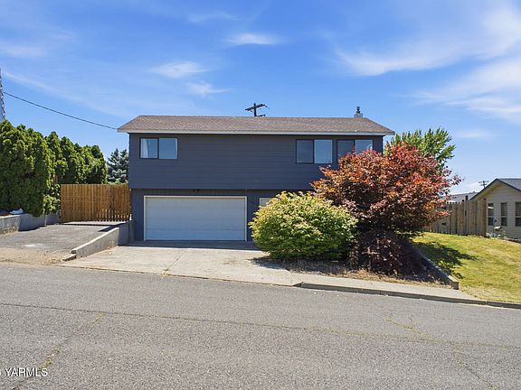 4th image of 603 Blossom Ln