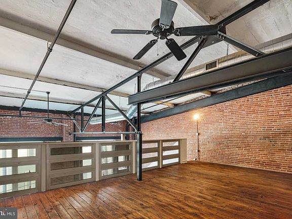 2nd image of 810 N Hancock St APT 3