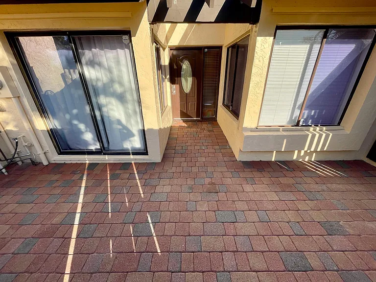 Front fenced patio/yard.