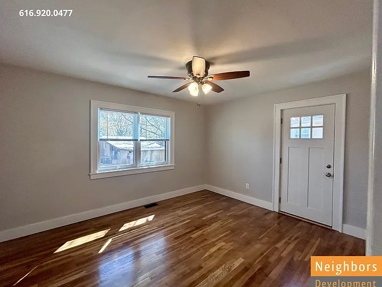 2390 Crestview Dr SW — Photo 18
