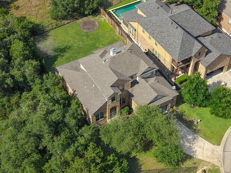 952 Wild Rose Dr — Photo 2