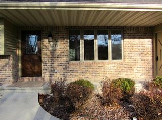 1077 Briarwood Ln, Fond Du Lac, WI 54935