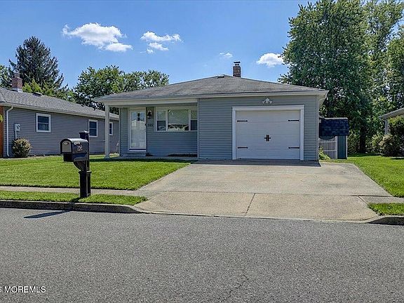 3rd image of 160 Port Royal Drive