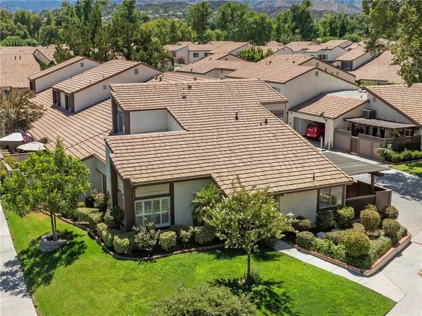 24600 Golfview Dr, Santa Clarita, CA 91355