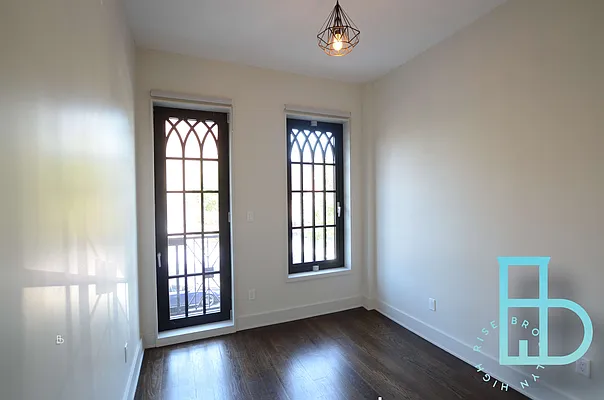 Rented by Miron Realty Group | media 6