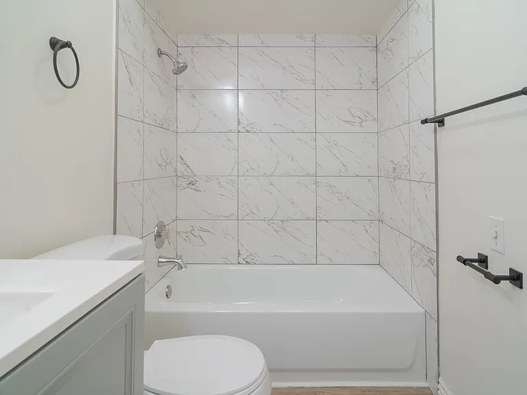 5115-21 Remington Road - 5117 — Photo 22