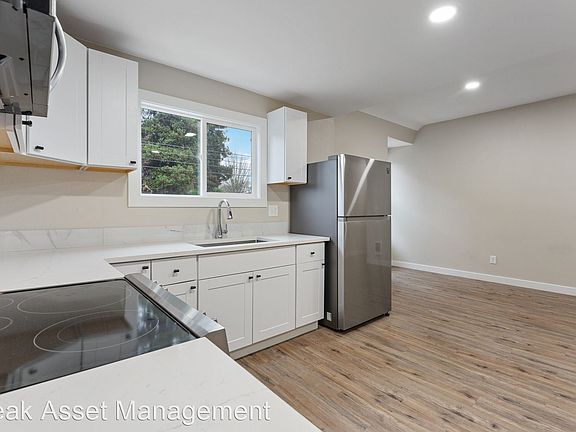 5th image of 1804 NE 14th Ave #1
