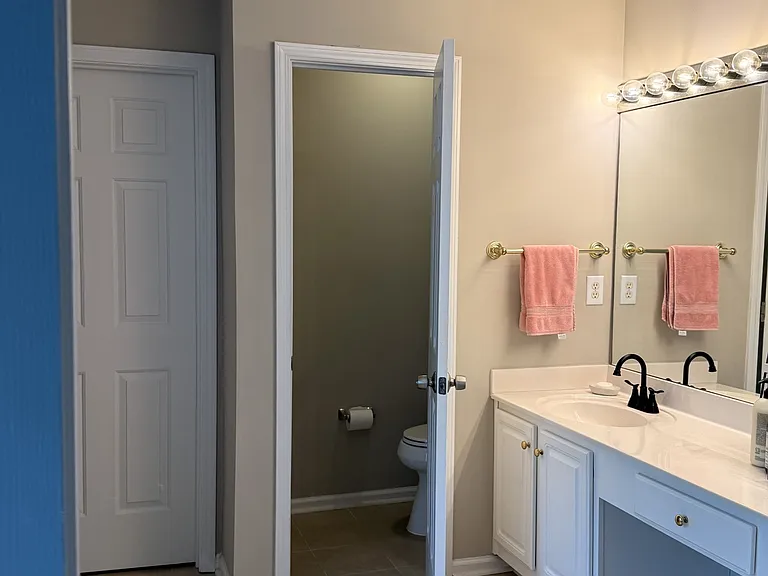 5805 Haterleigh Dr — Photo 17
