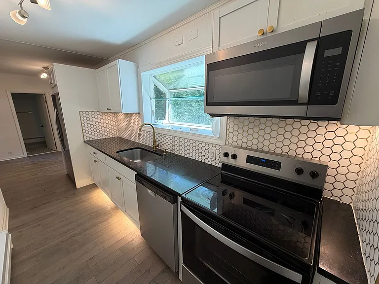 2537 Brigadoon Ln — Photo 1