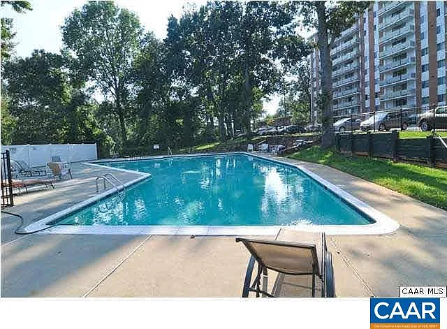 1800 Jefferson Park Ave #310 — Photo 16