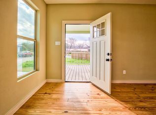 1102 Prairie Lea St, Brenham, TX 77833