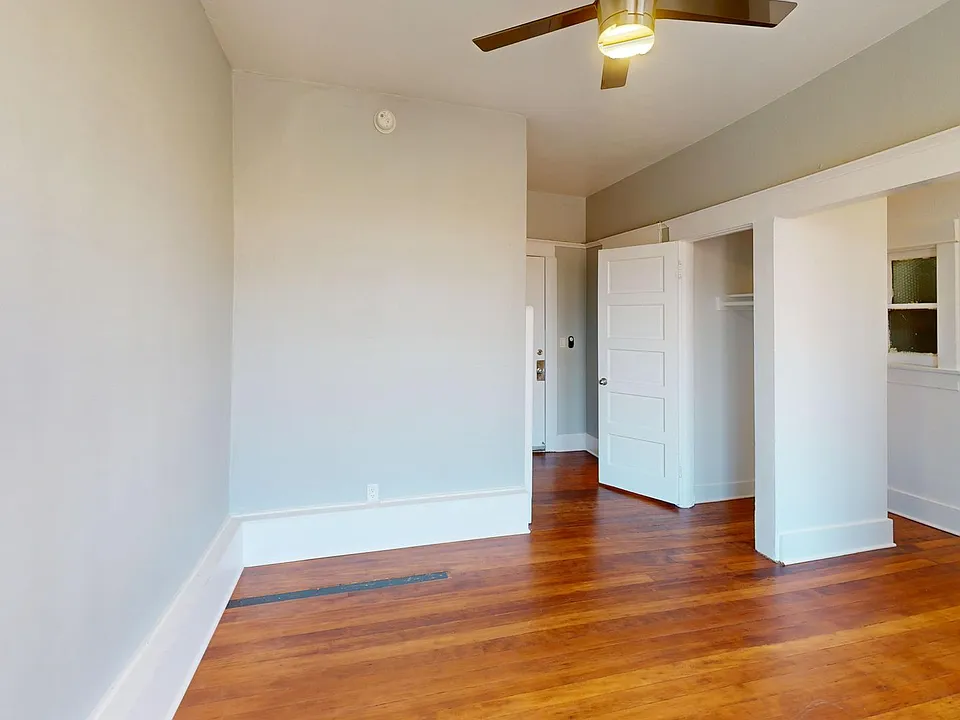 Broadway Apartments... Great Location...Remodeled...CALL NOW!