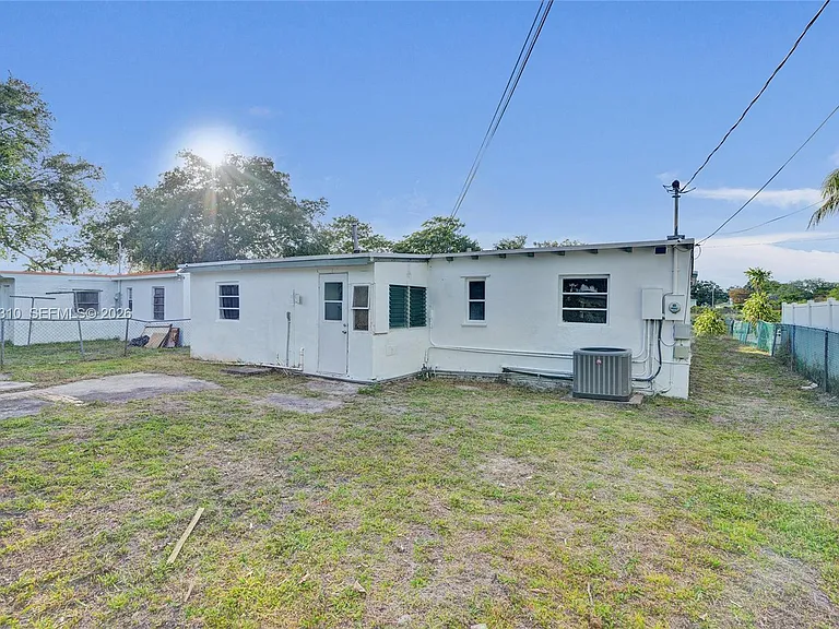 2100 Service Rd — Photo 19