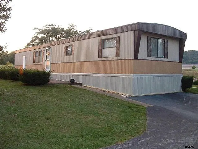5411 Harmony Grove Rd photo 1