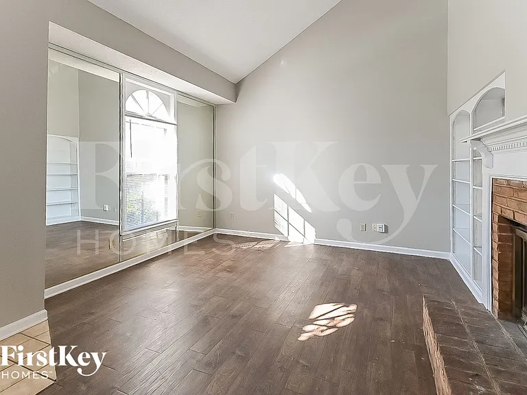 6512 Lancer Dr — Photo 3