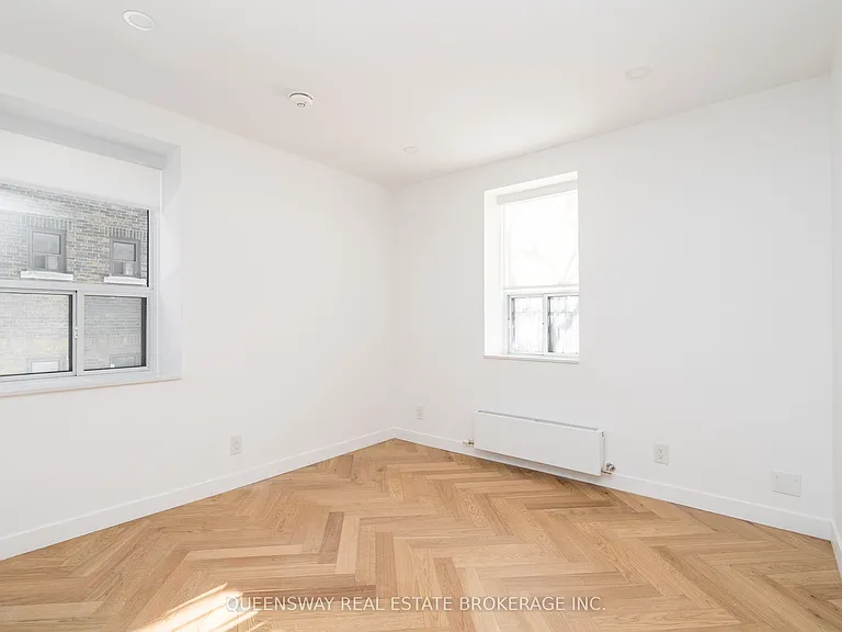 110 Wellesley St E #102 — Photo 10