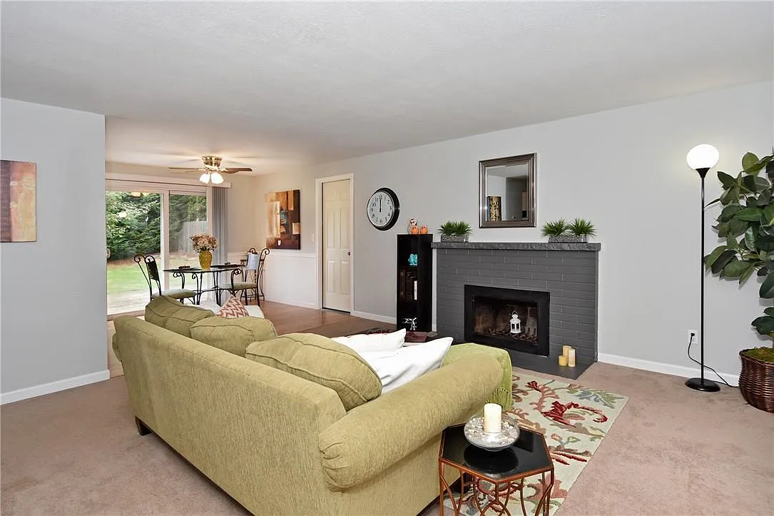 2517 Edmonds Ave NE — Photo 4
