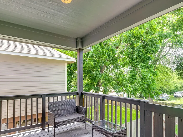 1009 Bryan Ave — Photo 28