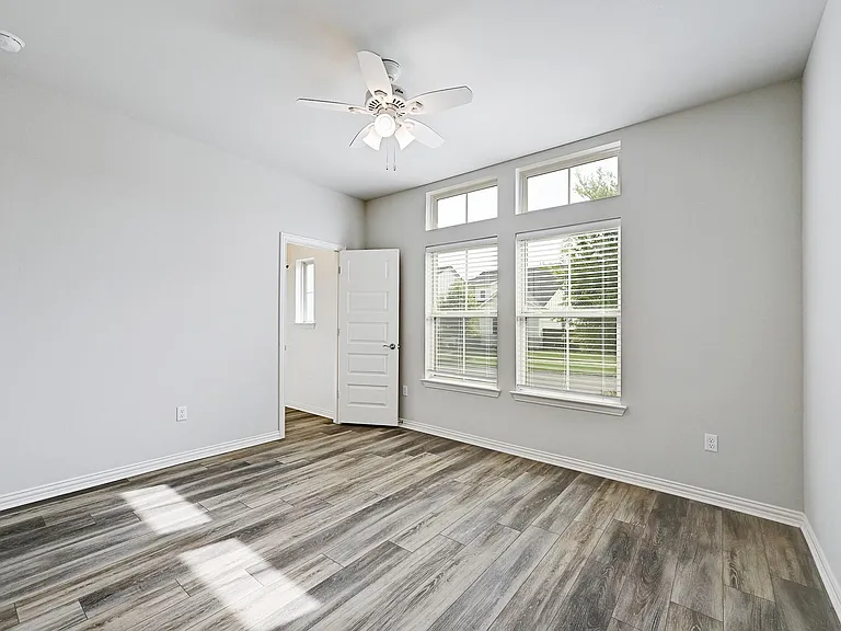 8816 Mina Dr — Photo 17
