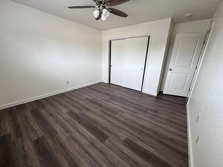 407 W Tilden St — Photo 37