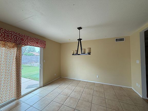 4th image of 2263 E Hampton Ave