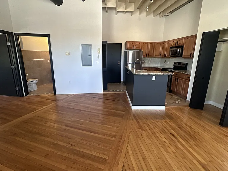 2800 Mayfield Rd — Photo 16