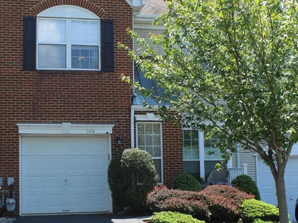104 Delmar Ct, North Wales, PA 19454