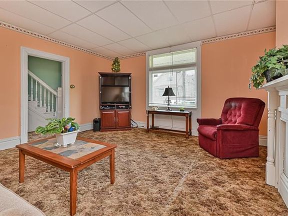3rd image of 501 Louann St