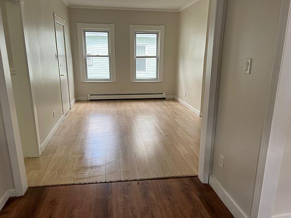 5th image of 42 Smith St Floor 1