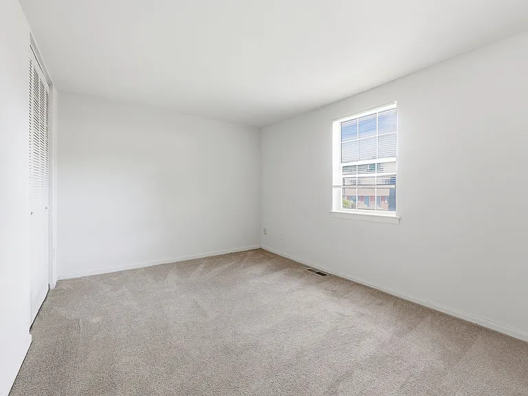 Crown Square Apartments — Photo 17
