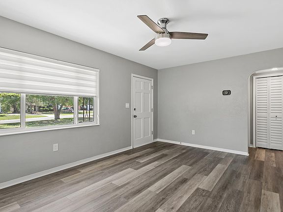 4th image of 811 Southwest Blvd N