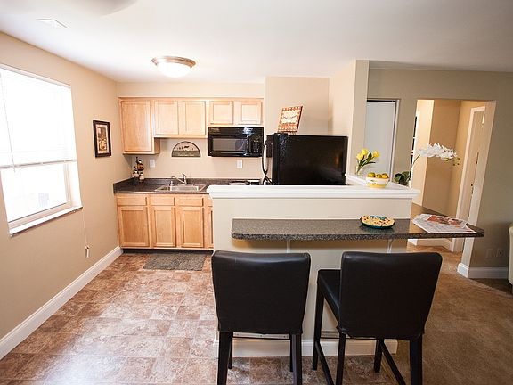 Kitchen with Bar