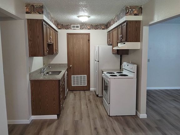 NEW FLOORING IN THE KITCHEN
