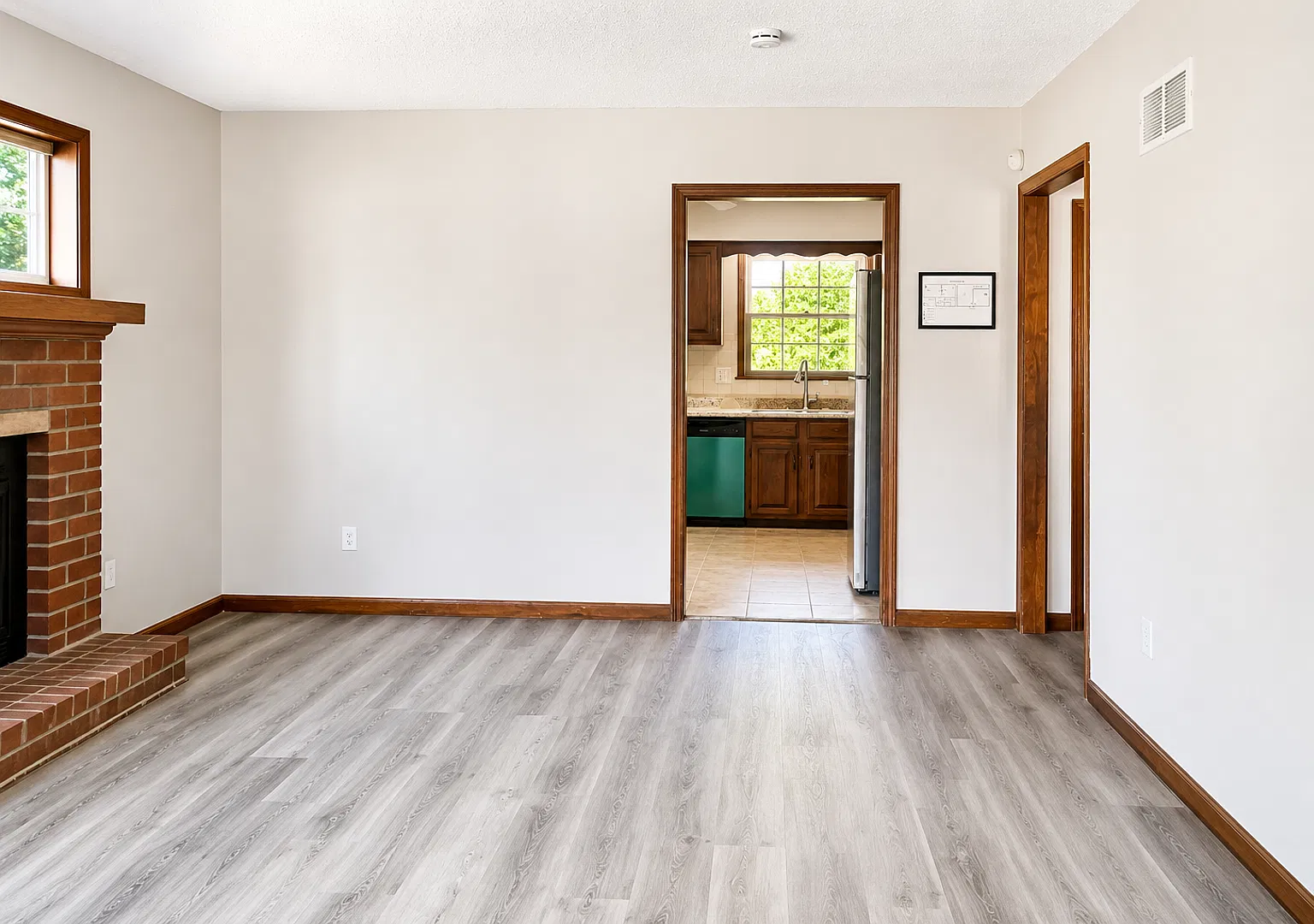 Spacious 2-Bedroom + Office with Garage & Washer/Dryer Hookups — Photo 3