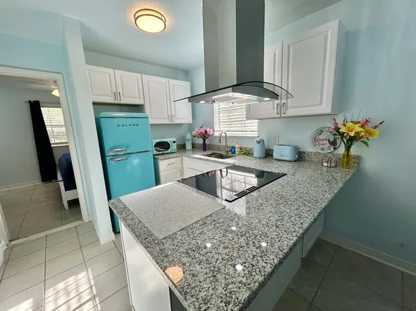 1625 Rebecca St APT A, Pensacola, FL 32534