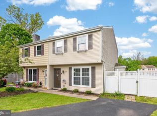 8 Elwood Ct, Quakertown, PA 18951