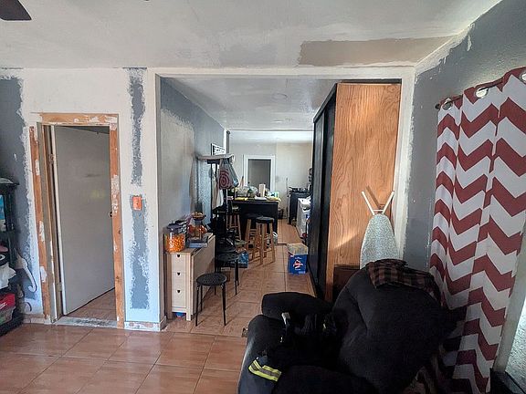 3rd image of 1823 E 108th St