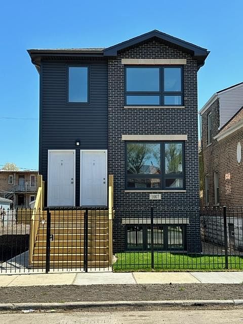 1st image of 1007 N Hamlin Ave #2