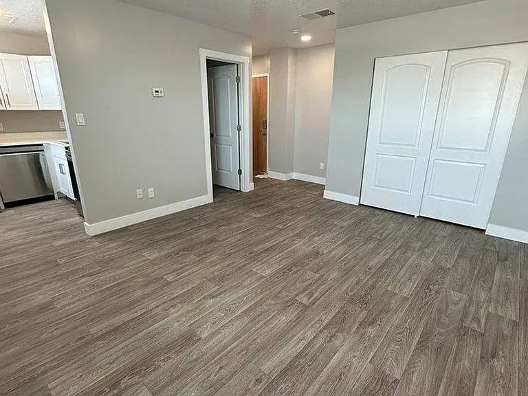 New Brigham Apartments — Photo 18