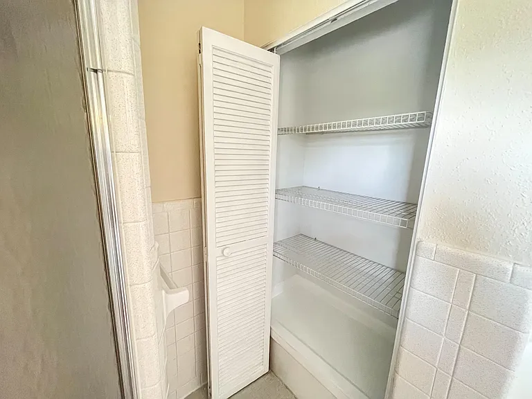 4746 Champion Ct — Photo 31