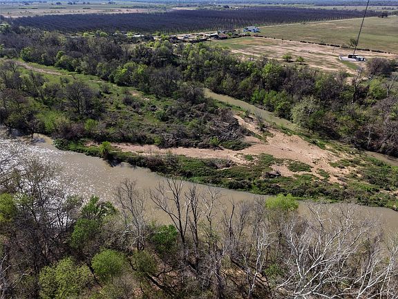 5th image of 450 Riverside Dr