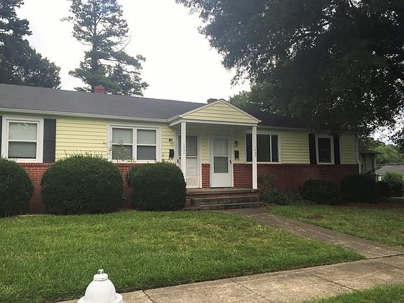 2nd image of 1828 Villa Dr