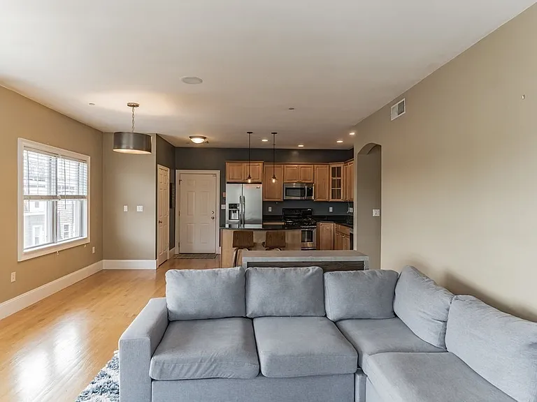 29 Vinton St #7 — Photo 8
