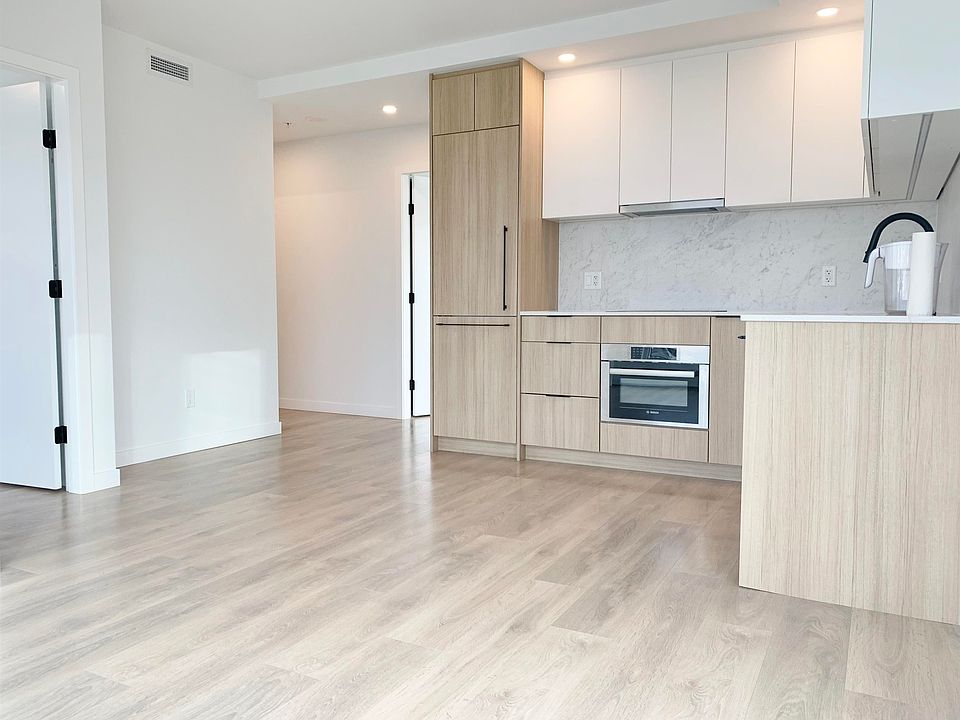 1st image of 13685 102nd Ave #1511