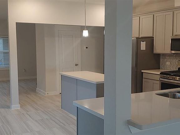 3rd image of 12302 Murano Dr