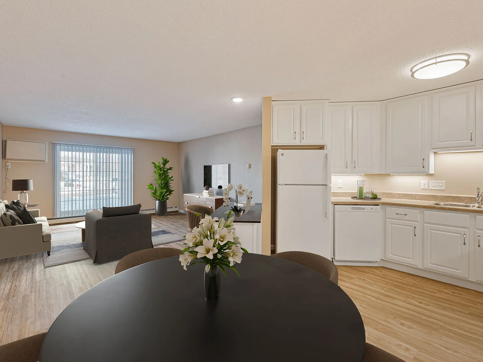 Plymouth Ponds Apartments — Photo 1